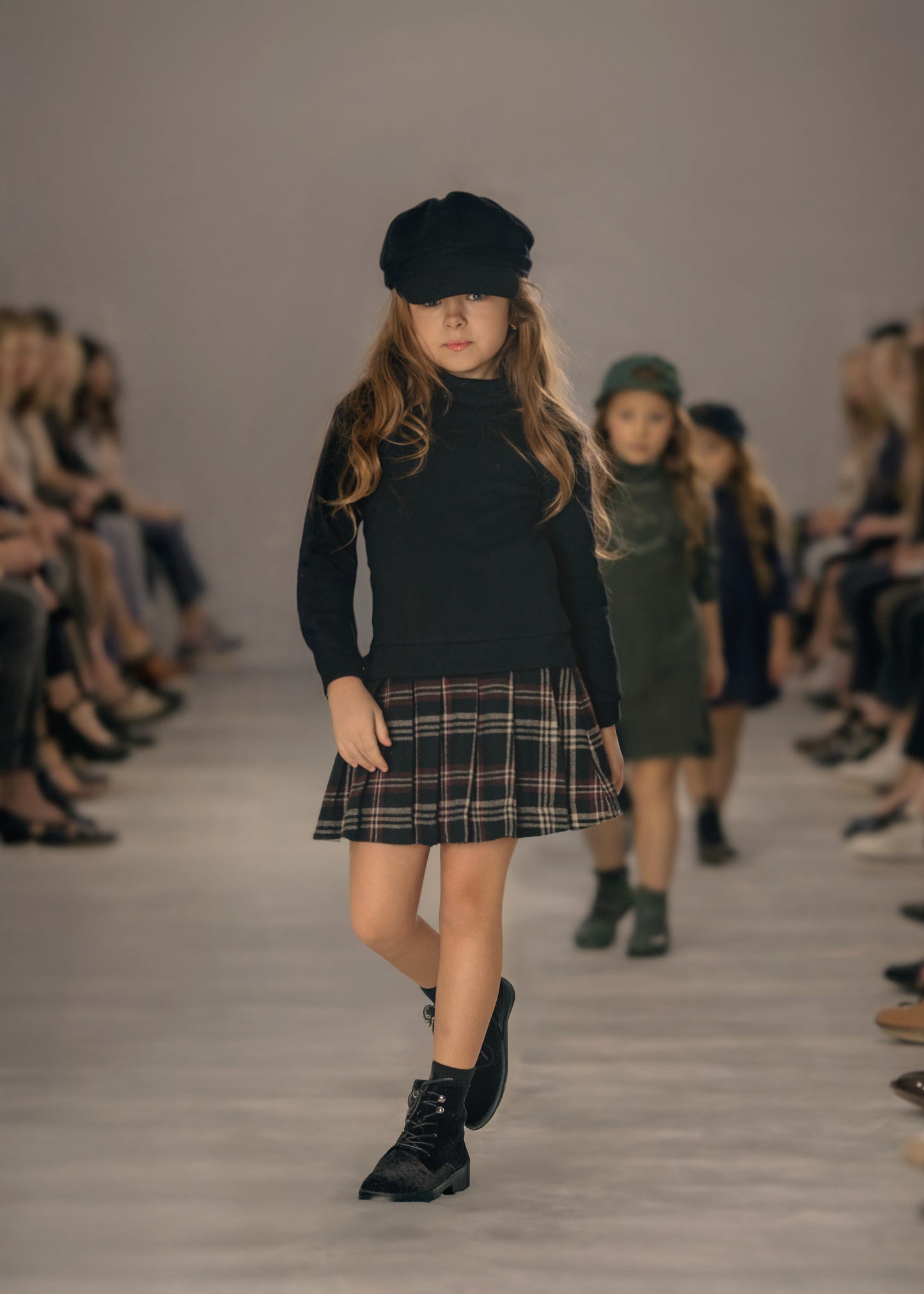 Sweatshirt Dress with Pleated Plaid
