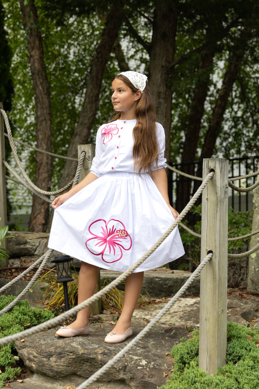 White 2pc with Large Hotpink Emb Flower